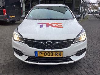 Opel Astra 1.2 Turbo Tourer picture 2