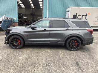 Ford Explorer  picture 8