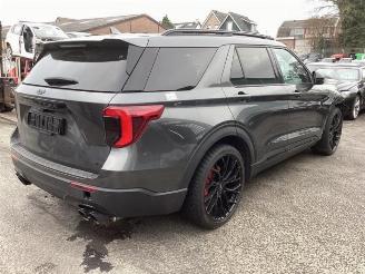 Ford Explorer  picture 5