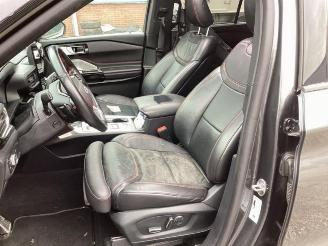 Ford Explorer  picture 10