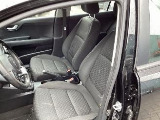 Kia Rio 10 t-GDI picture 10