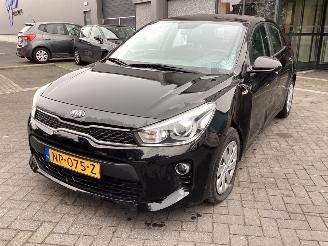 skadebil auto Kia Rio 10 t-GDI 2017/3