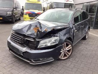 Vrakbiler auto Volkswagen Passat Passat Variant (365), Combi, 2010 / 2015 1.6 TDI 16V Bluemotion 2014/1