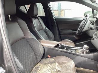 Toyota C-HR C-HR (X1,X5), SUV, 2016 1.8 16V Hybrid picture 10