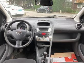 Toyota Aygo Aygo (B10), Hatchback, 2005 / 2014 1.0 12V VVT-i picture 9