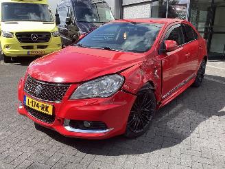 krockskadad bil auto Suzuki Kizashi 2.4 Sport 2012/4
