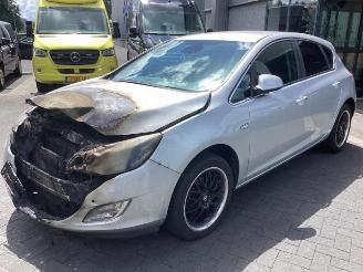 Uttjänta bilar auto Opel Astra Astra J (PC6/PD6/PE6/PF6), Hatchback 5-drs, 2009 / 2015 1.4 Turbo 16V 2010/9