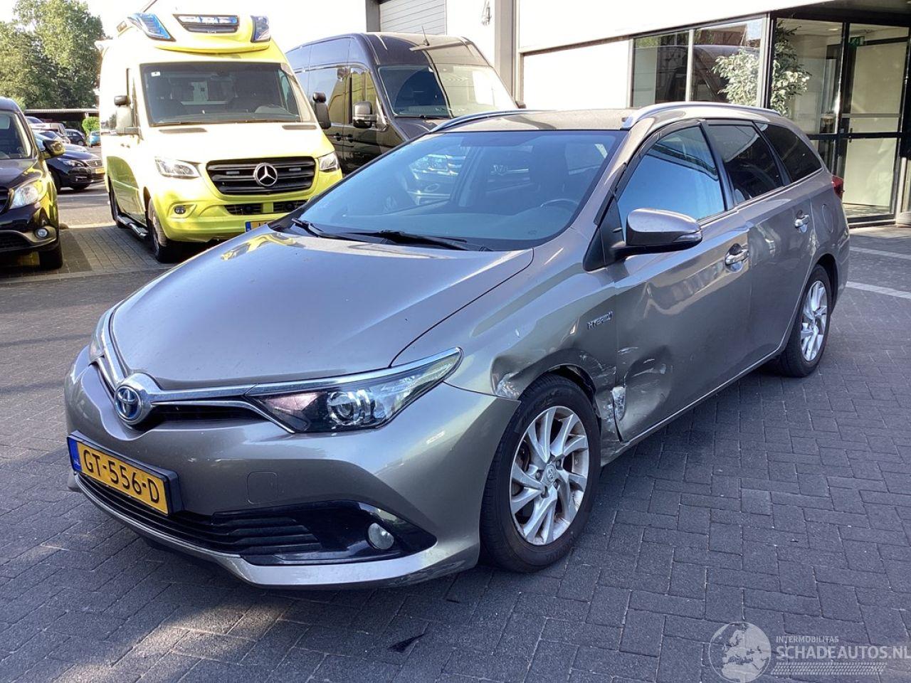 Toyota Auris Touring Sports 1.8 Hybrid Lease