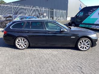 BMW 5-serie 520 D high Executive picture 4
