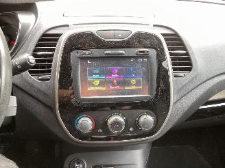 Renault Captur 0.9 TCe Expression picture 16