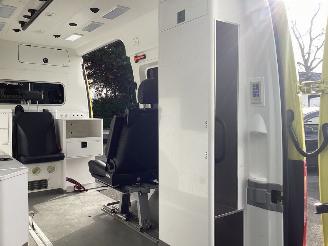 Mercedes Sprinter 319 CDI Ambulance picture 13