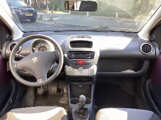 Peugeot 107 1.0 Access picture 9