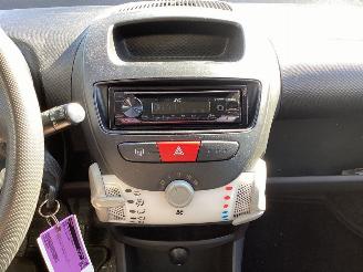 Peugeot 107 1.0 Access picture 12