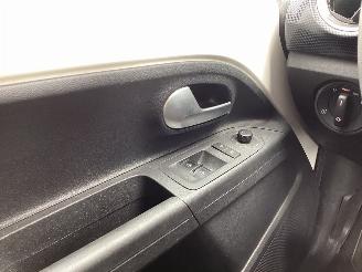 Volkswagen Up!  picture 10