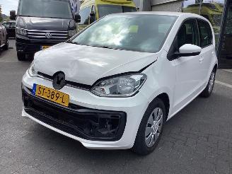 krockskadad bil auto Volkswagen Up!  2018/6