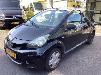 krockskadad bil auto Toyota Aygo  2012/2