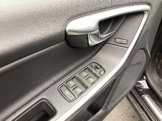 Volvo V-60 2.0 D4 picture 11