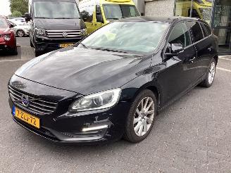 skadebil auto Volvo V-60 2.0 D4 2015/1