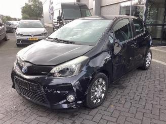 Vrakbiler auto Toyota Yaris Yaris III (P13), Hatchback, 2010 / 2020 1.5 16V Hybrid 2012/7