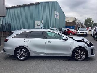 Kia Ceed 1,6 GDI PHEV Exutive line picture 4