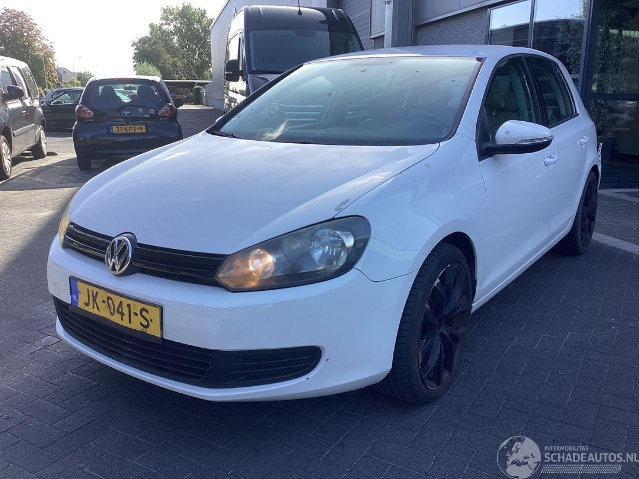 Volkswagen Golf 16 FSI
