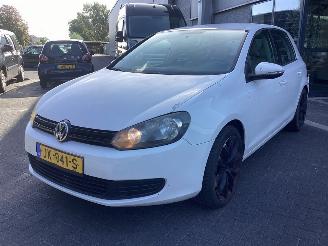 Unfallwagen Volkswagen Golf 16 FSI 2009/11