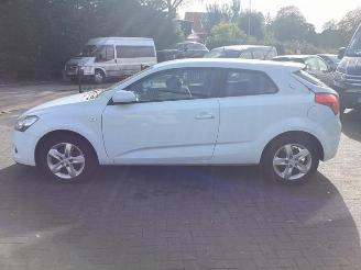 Kia Pro cee d Pro cee'd (EDB3), Hatchback 3-drs, 2008 / 2012 1.4 CVVT 16V picture 8