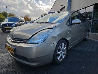Vaurioauto  passenger cars Toyota Prius 1.5 16V 2006/1
