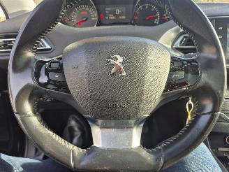 Peugeot 308 1.6 BLUE HDI EXECUTIVE picture 10