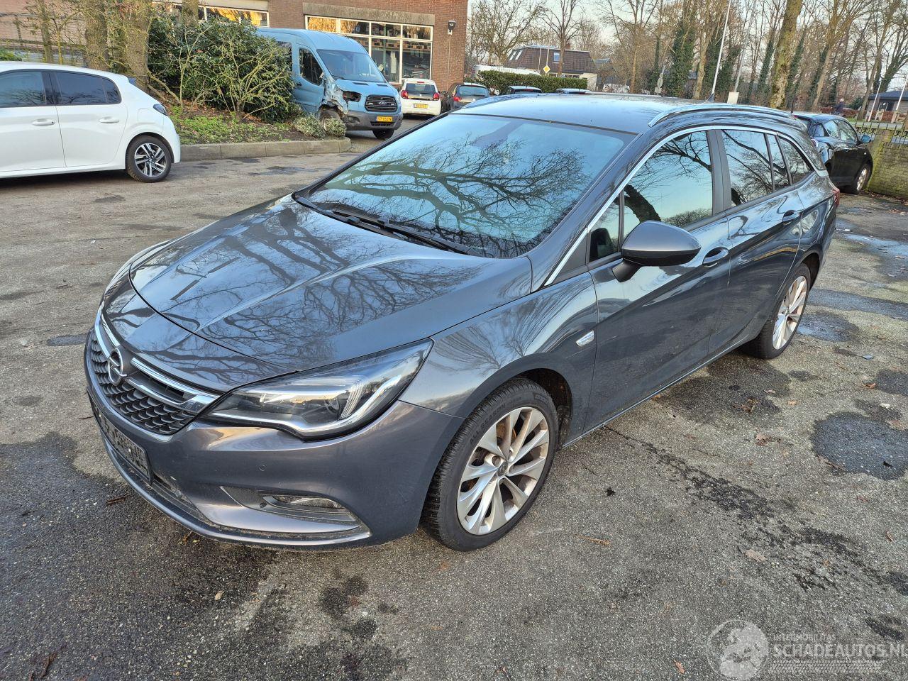 Opel Astra 1.6 CDTI Business +