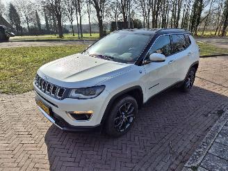 skadebil auto Jeep Compass 1.4 MultiAir Limited 4x4 2017/8
