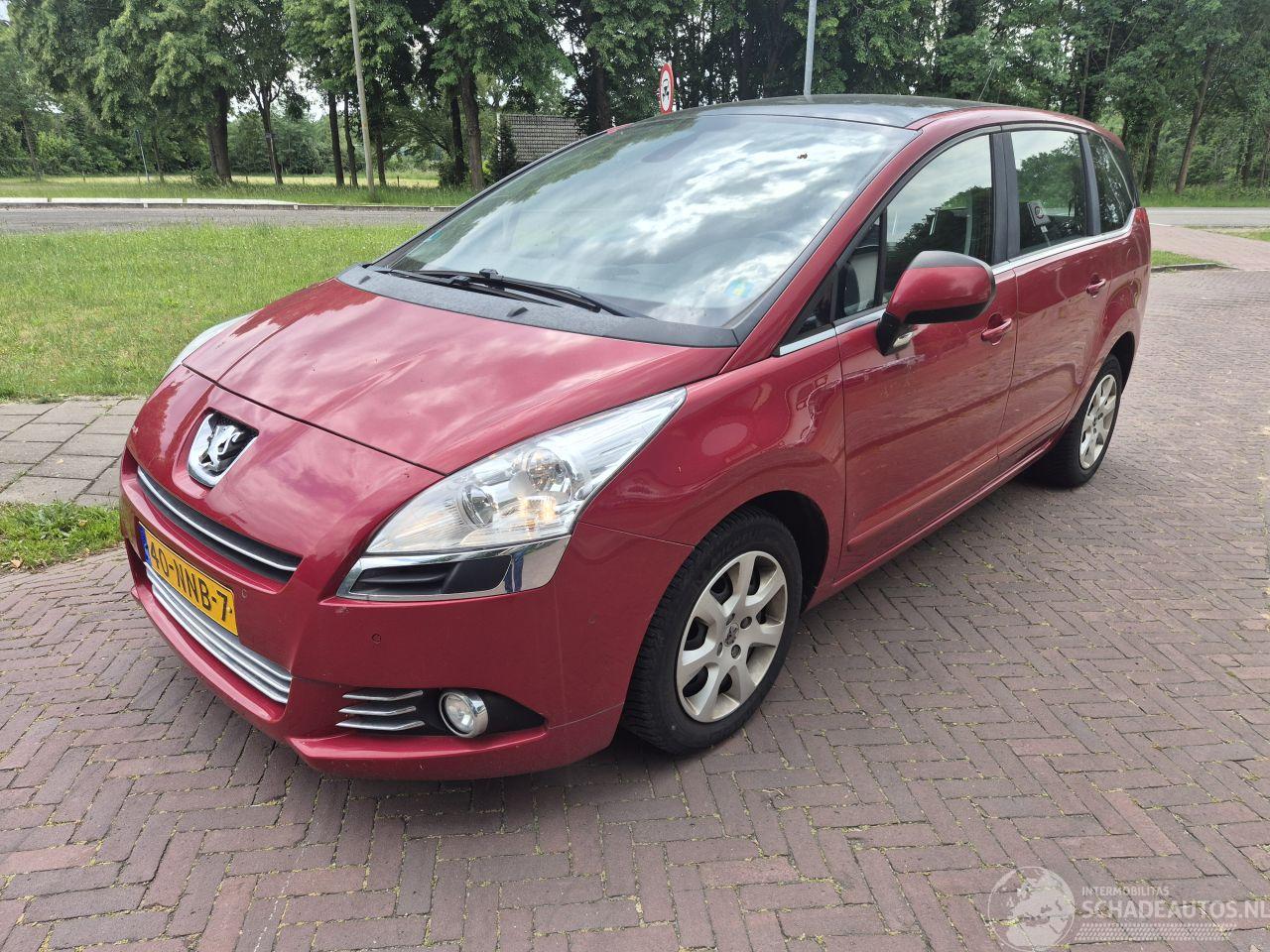 Peugeot 5008 1.6 HDIF ST 5P