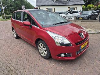 Peugeot 5008 1.6 HDIF ST 5P picture 2
