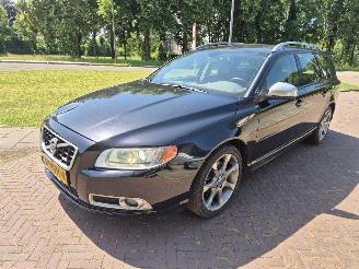 skadebil auto Volvo V-70 2.0T R-EDITION 2011/4