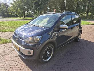 skadebil auto Volkswagen Up! 1.0 MPI CROSS UP 2015/1