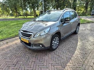 krockskadad bil auto Peugeot 2008 1.2 VTi Active Pack AUTOMAAT! 2014/4