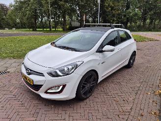 uszkodzony samochody osobowe Hyundai I-30 1.6 GDi i-Motion SCHADEVRIJ! 2014/8