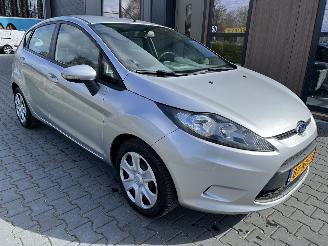 Damaged car Ford Fiesta 1.2 Limited  Airco 5 Deurs 2010/10