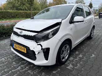 Unfallwagen Kia Picanto 1.0 CVVT ComfortLine 2017/5