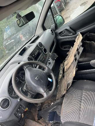 Vrakbiler auto Peugeot Partner  2018/1