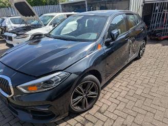 Vrakbiler auto BMW 1-serie 1 serie (F40), Hatchback, 2019 118i 1.5 TwinPower 12V 2019/9