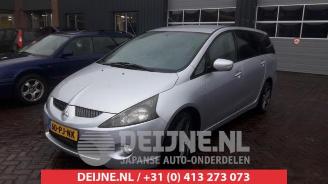 Coche siniestrado Mitsubishi Grandis Grandis (NA), MPV, 2004 / 2010 2.4 16V MIVEC 2004/7