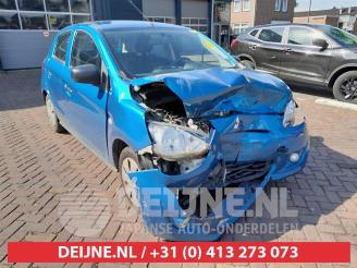 Coche siniestrado Mitsubishi Space-star Space Star (A0), Hatchback, 2012 1.0 12V 2014