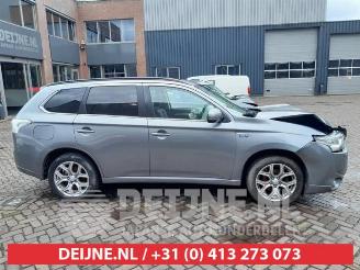 Mitsubishi Outlander Outlander (GF/GG), SUV, 2012 / 2022 2.0 16V PHEV 4x4 picture 8