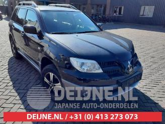 Coche siniestrado Mitsubishi Outlander Outlander (CU), SUV, 2001 / 2007 2.0 16V 4x2 2008/10