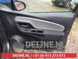 Toyota Yaris Yaris III (P13), Hatchback, 2010 / 2020 1.33 16V Dual VVT-I picture 13