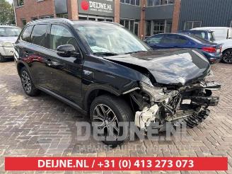 Coche siniestrado Mitsubishi Outlander Outlander (GF/GG), SUV, 2012 / 2022 2.0 16V PHEV 4x4 2015/7
