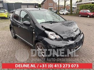 Salvage car Toyota Aygo Aygo (B10), Hatchback, 2005 / 2014 1.0 12V VVT-i 2011/4