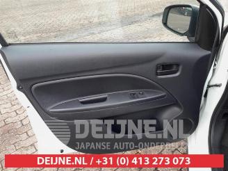 Mitsubishi Space-star Space Star (A0), Hatchback, 2012 1.0 12V picture 10