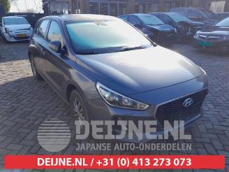 Vrakbiler auto Hyundai I-30 i30 (PDEB5/PDEBB/PDEBD/PDEBE), Hatchback, 2016 1.0 T-GDI 12V 2018/5